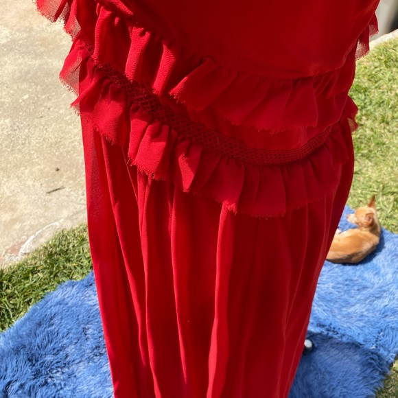 Red Maxi - Picture 3 of 5